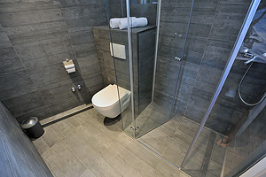 Room Kopnena vrata (Land Gate)